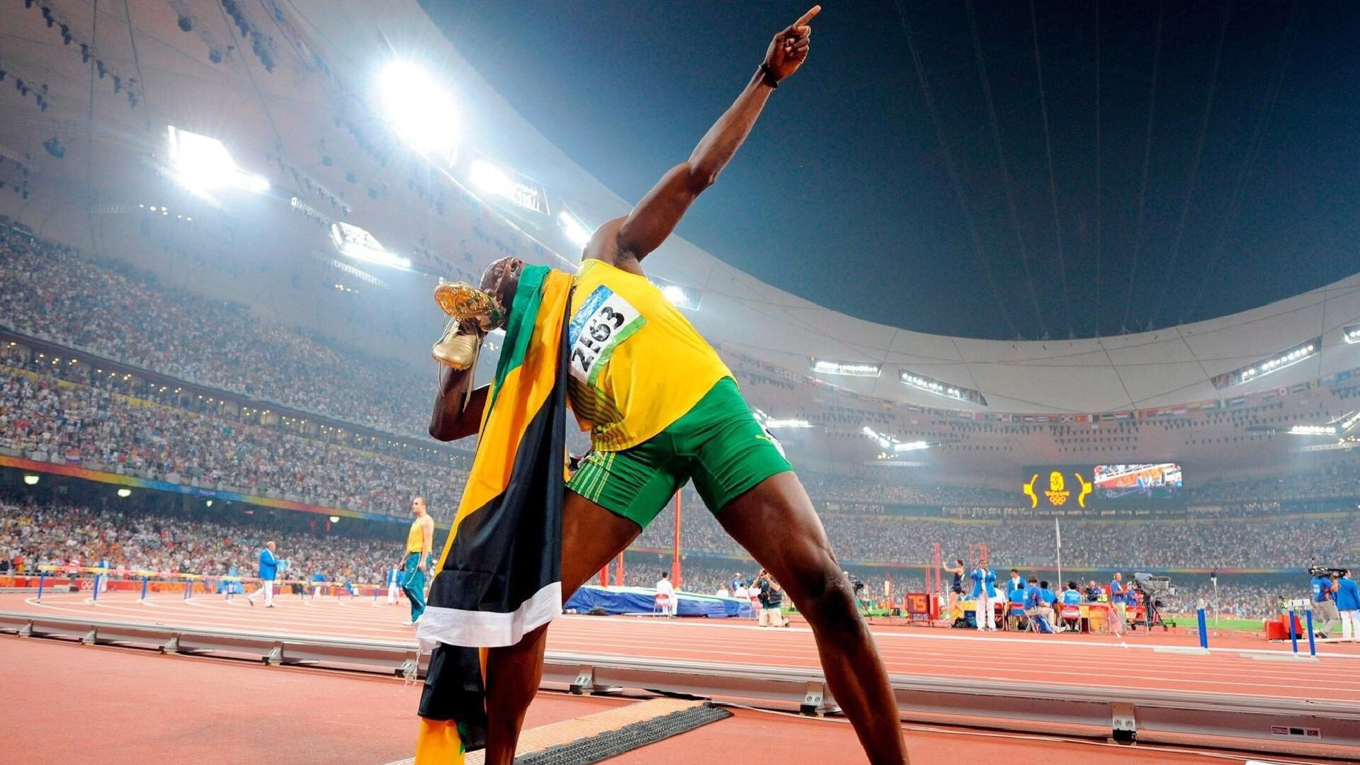 篮网横扫鹈鹕，武切维奇关键时刻站出来